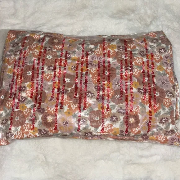 2 piece set THRESHOLD- Floral orange Flower accent home decor pillow- NWTS - Picture 5 of 5